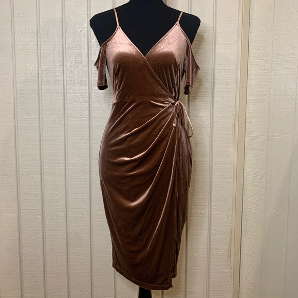 ASTR The Label velvet cold shoulder wrap dress, size small. - Picture 7 of 7